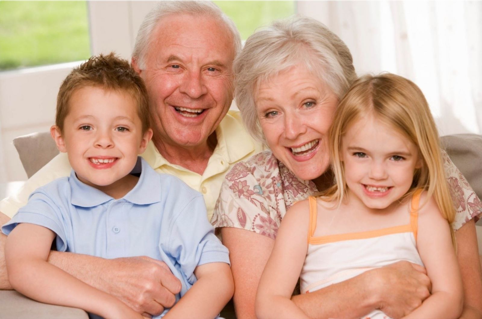 Resultado de imagen de la importancia de los abuelos en la vida de los nietos
