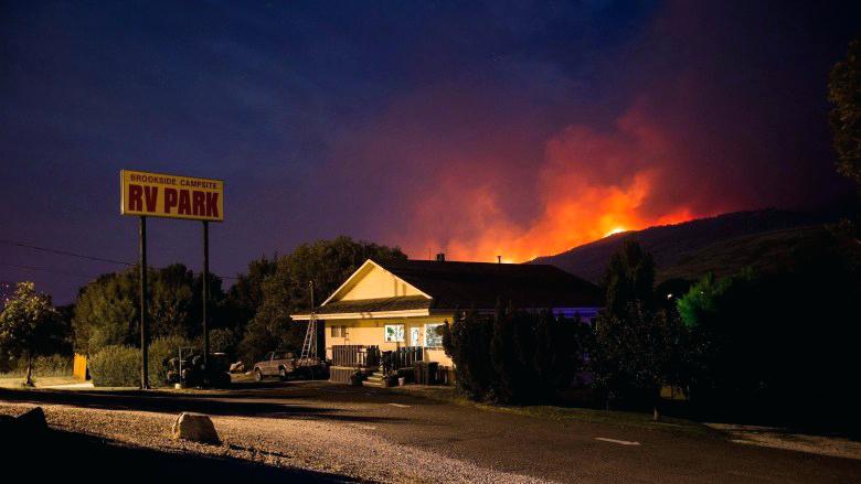 Más de 600 incendios forestales arrasan con gigantesca zona de bosques y viviendas en BC