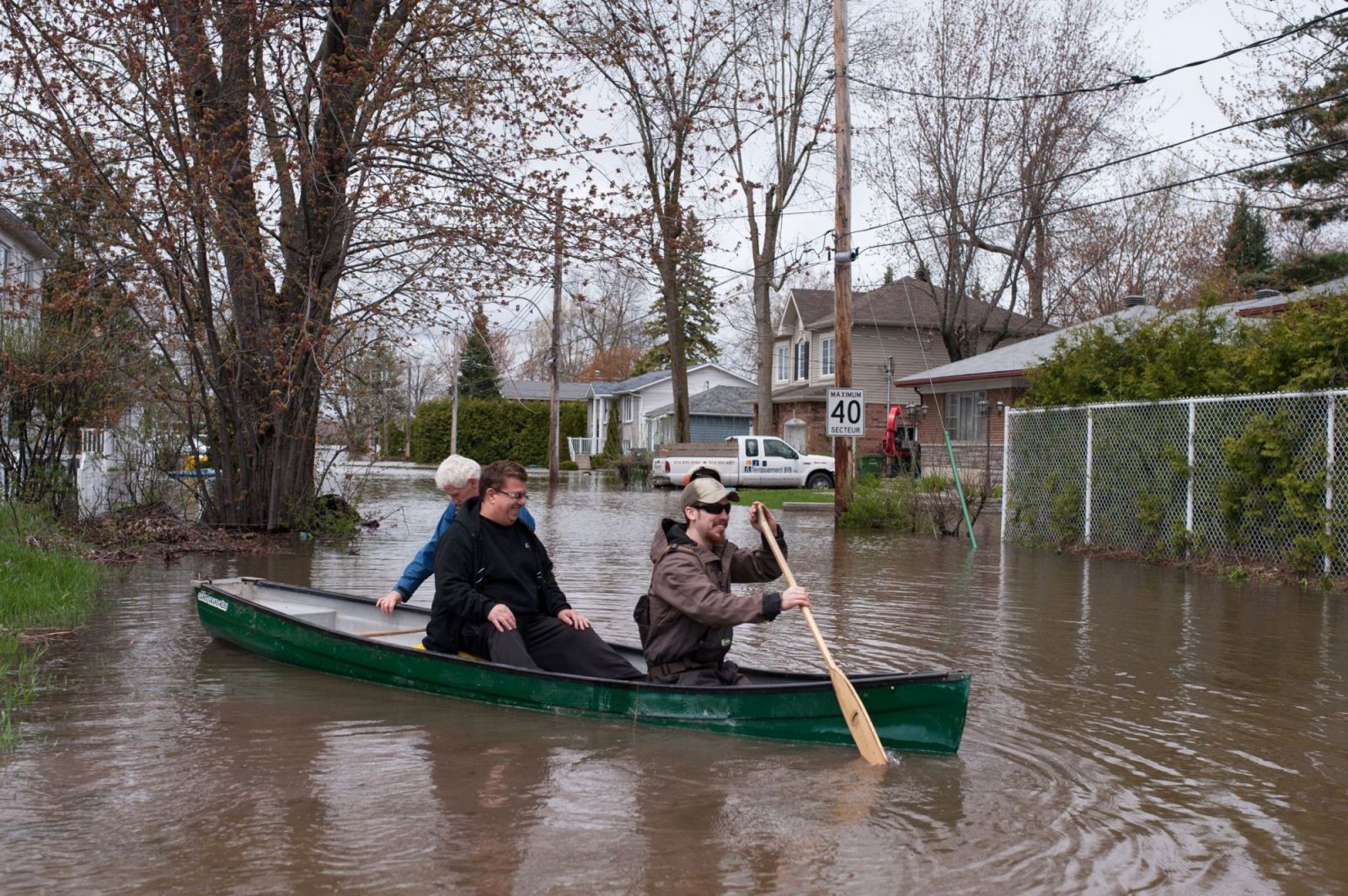 Graves inundaciones causan fuertes lluvias en Canadá 