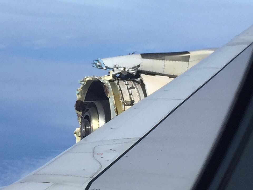 Por grave daño avión de Air France aterriza de emergencia en Canadá