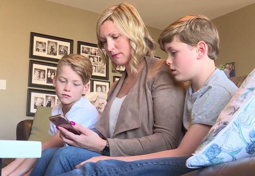 Air Canadá intentó obligar a una familia a dejar su hijo de 10 años 