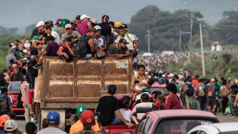 Caravana de inmigrantes no se detiene, ya avanza sobre Ciudad de México