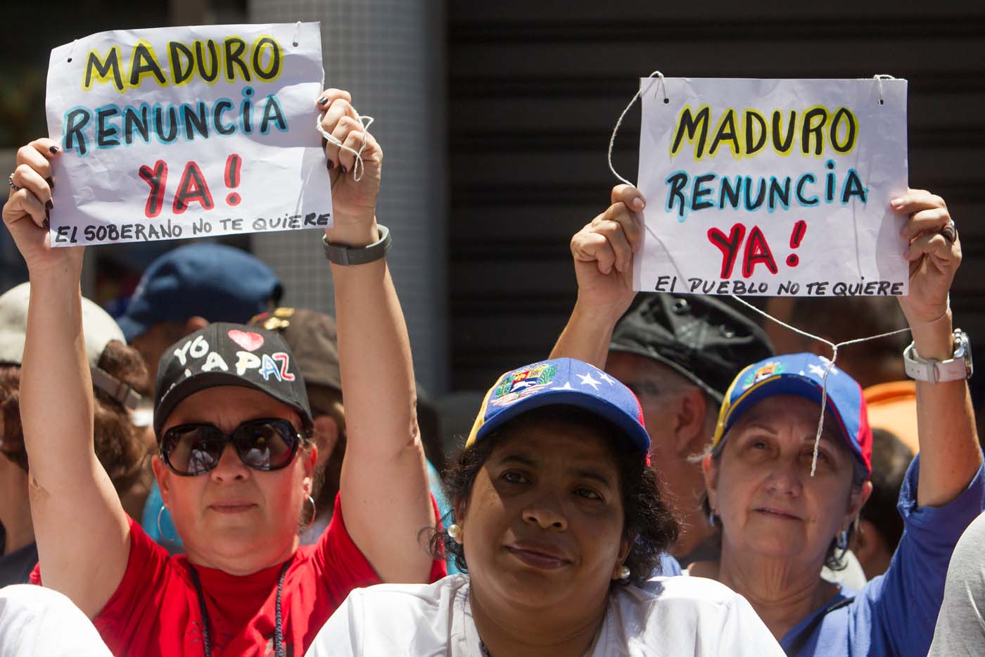 Opositores suspenden toma Palacio de Gobierno en Venezuela para sacar a Maduro 