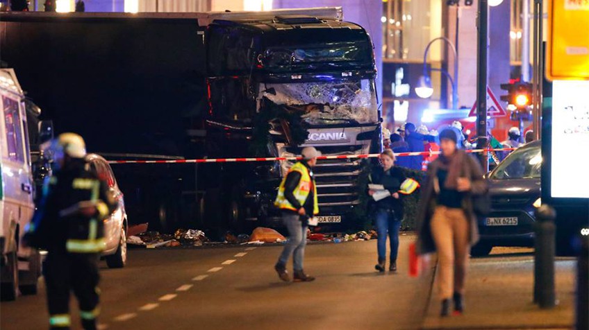 Presunto ataque terrorista deja 12 muertos y decena de heridos en Berlín 