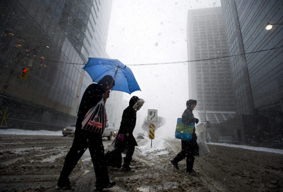 Lluvia helada está generando un grave peligro en las calles de Ontario 