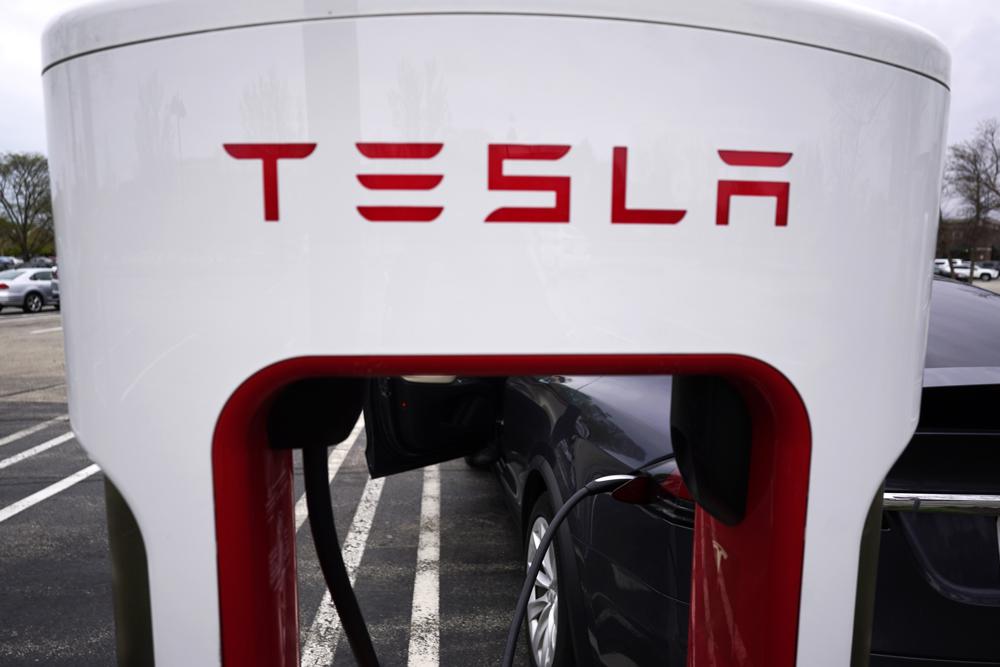 Competitors chip away at Tesla’s U.S. electric vehicle share