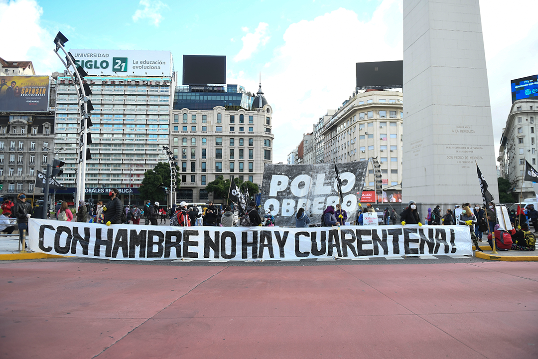 Por evitar avance de la pandemia, Argentina se hunde aún más económicamente 