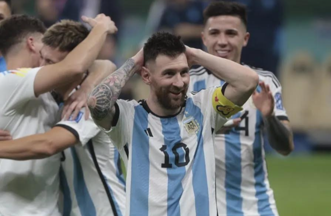 Scaloni: «Messi es el mejor de la historia, no hay ninguna duda»