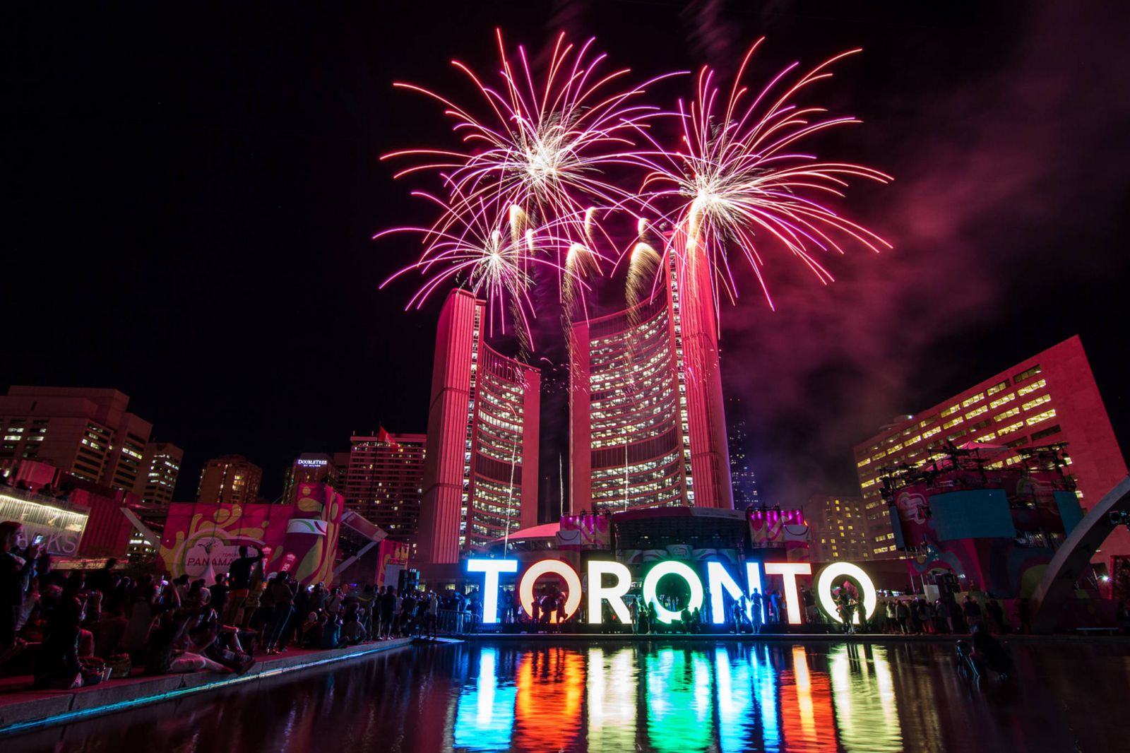 Llegada de 27.5 millones de turistas a Toronto le generaron millonarios ingresos a la ciudad 