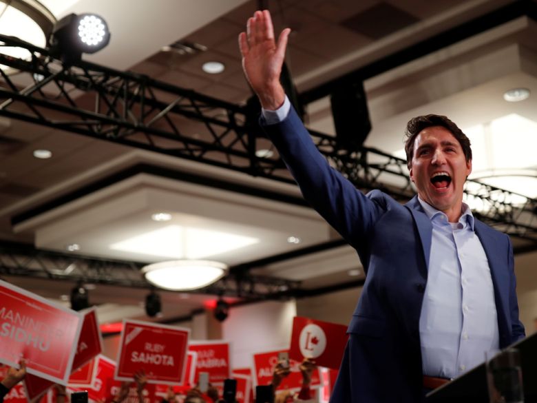 Trudeau por primera vez se pone chaleco antibalas dentro de Canadá 