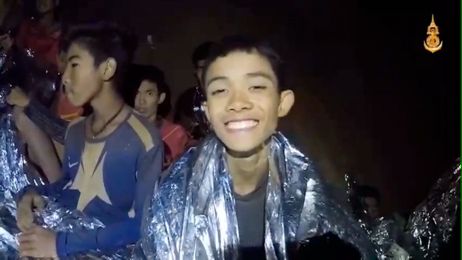 Culminó con éxito peligroso rescatan de niños atrapados en cueva en Tailandia 