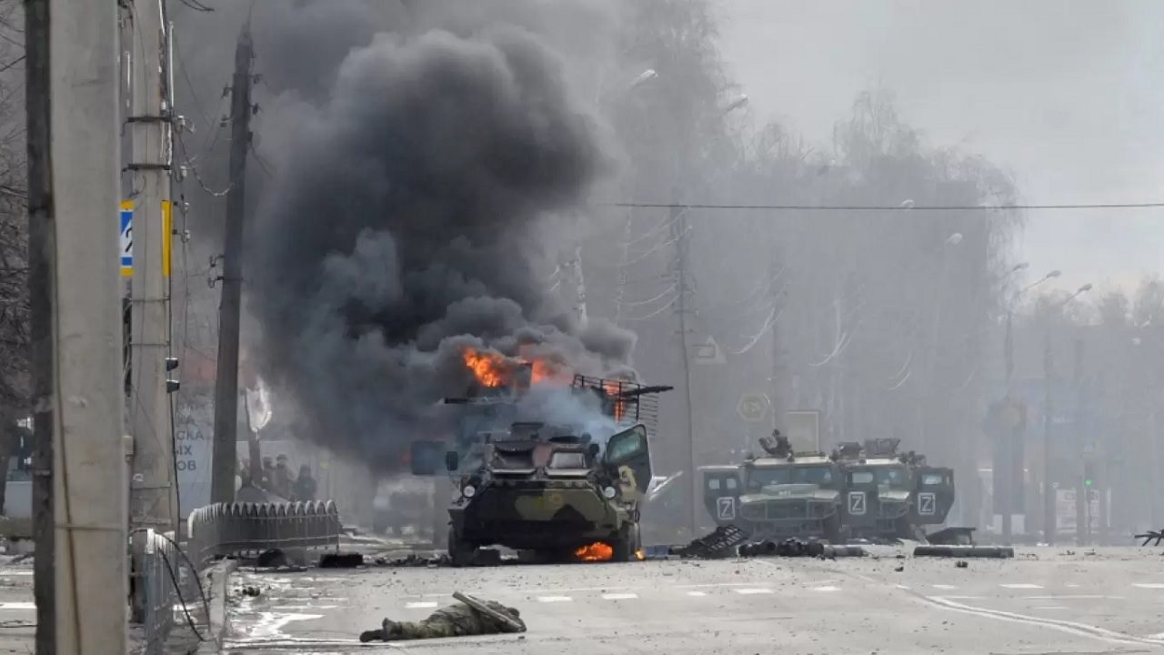 Rusia se retira de Kiev, pero al parecer no por su voluntad propia, sino por las bajas 