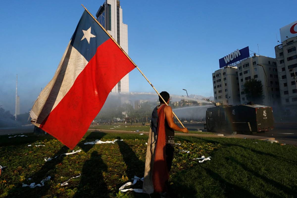 Violentas protestas han generado muertes, heridos y caos en Chile 