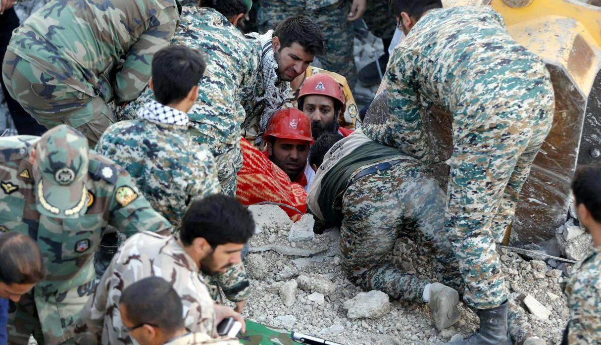 Fuerte terremoto deja por ahora más 336 muertos en  frontera entre Irak e Irán