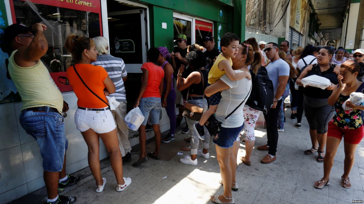 Cubanos se preparan para enfrentar nuevamente una dura crisis por desabastecimientos 