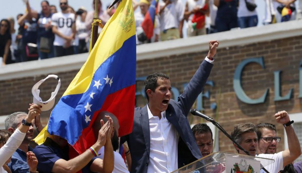 Oposición inicia “la fase definitiva” para tumbar el “dictador” de Venezuela