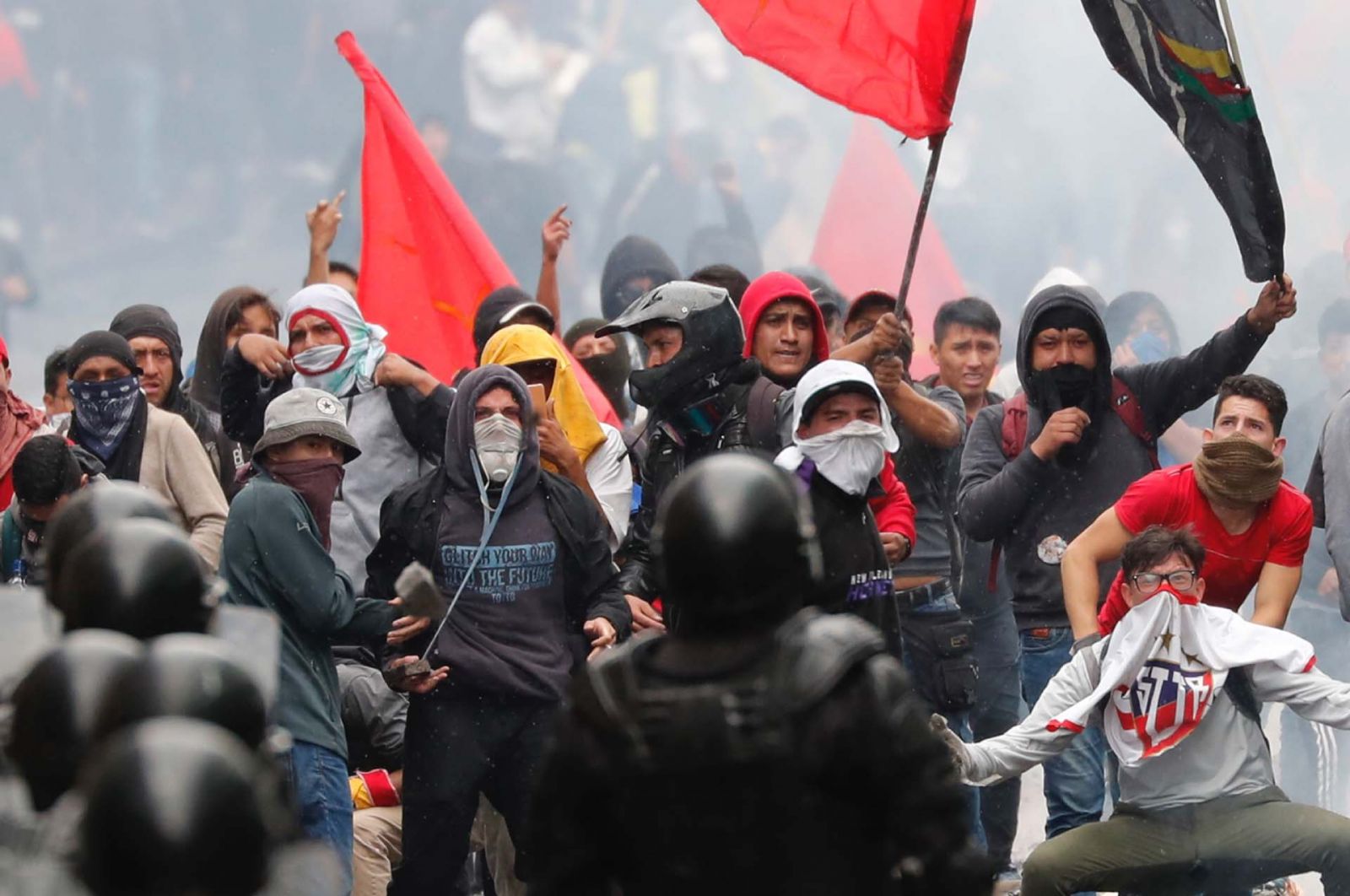 Crece la crisis en Ecuador por las violentas protestas contra el Gobierno 