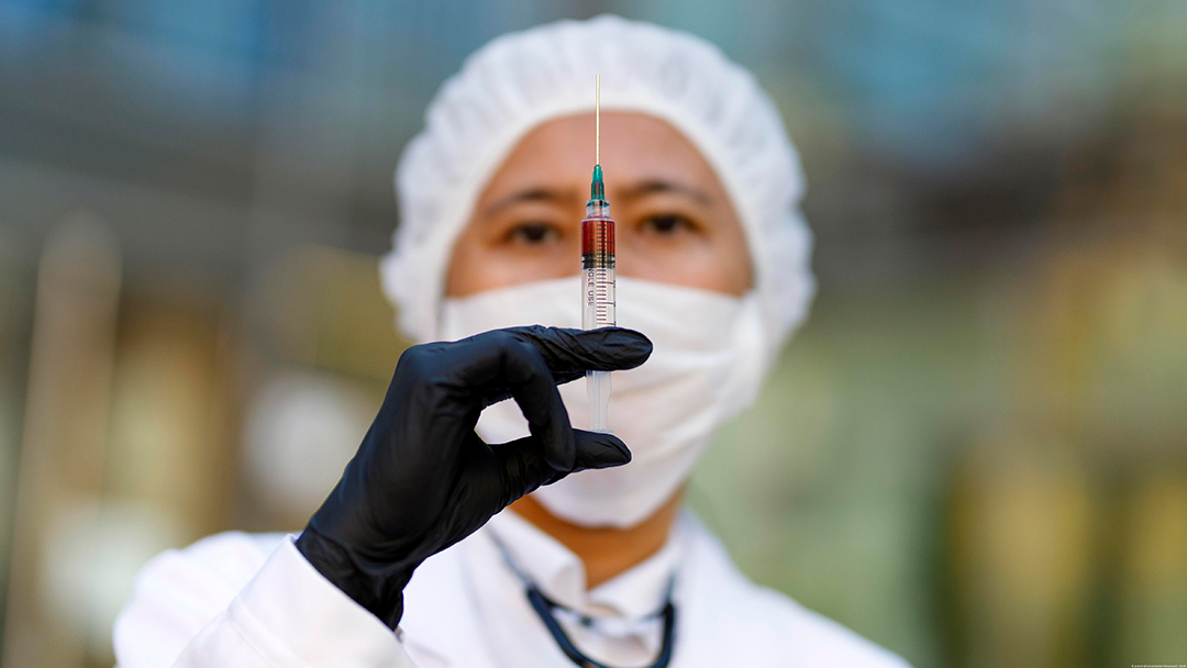 China imita a Rusia y patenta vacuna experimental contra el Covid 19, aun sin terminar pruebas  