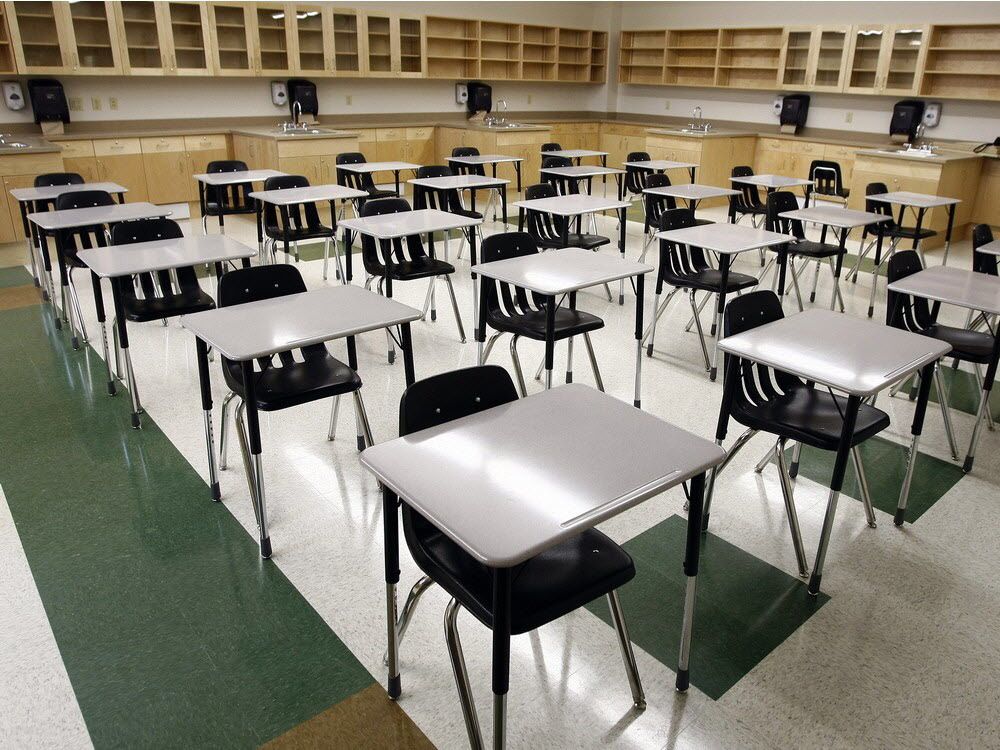Ontario extiende el cierre de escuelas y colegios hasta el 4 de mayo 