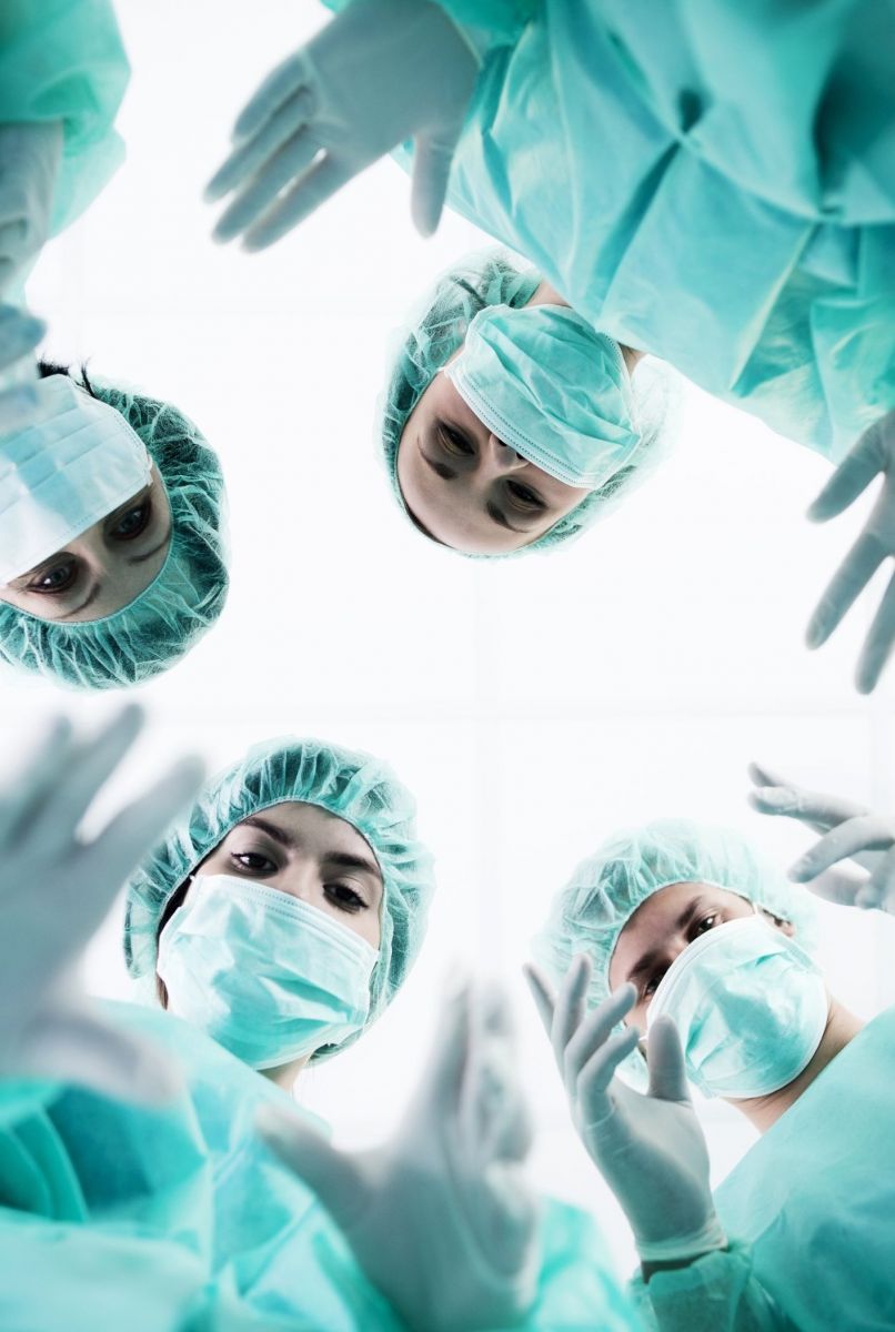 Hospitales de Ontario advierten que no hay suficiente personal médico para atender cirugías represadas 
