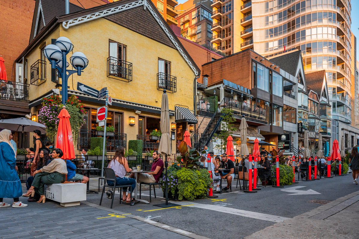 Uso de los restaurantes de andenes y calles de Toronto, tendrá que pagarse  